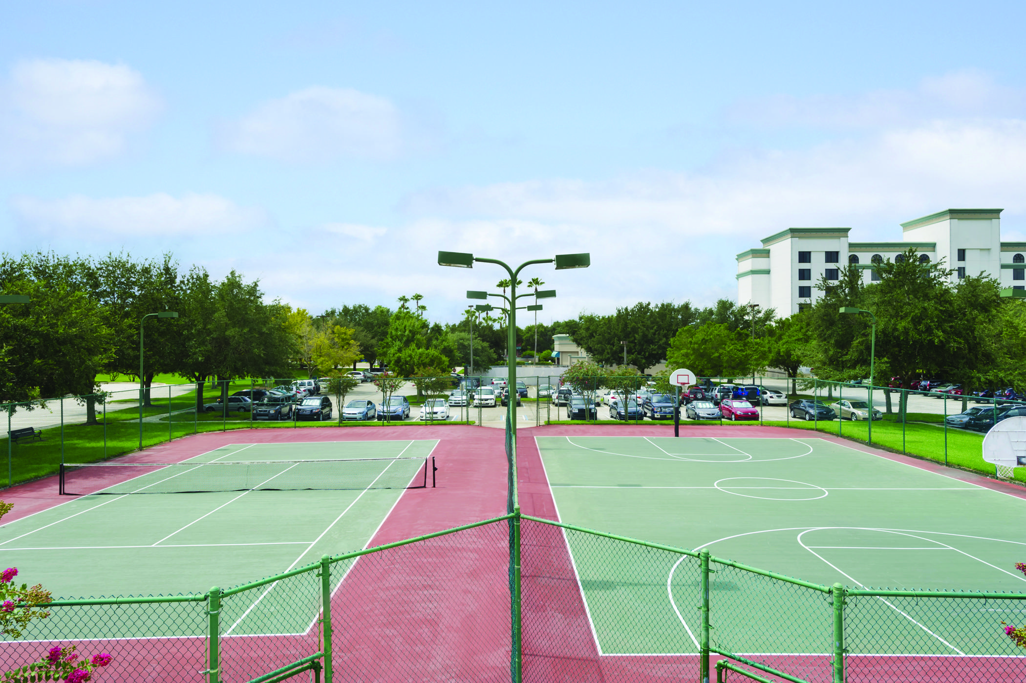 布埃纳文图拉套房酒店 博伟湖 外观 照片 Infrared image of a basketball court