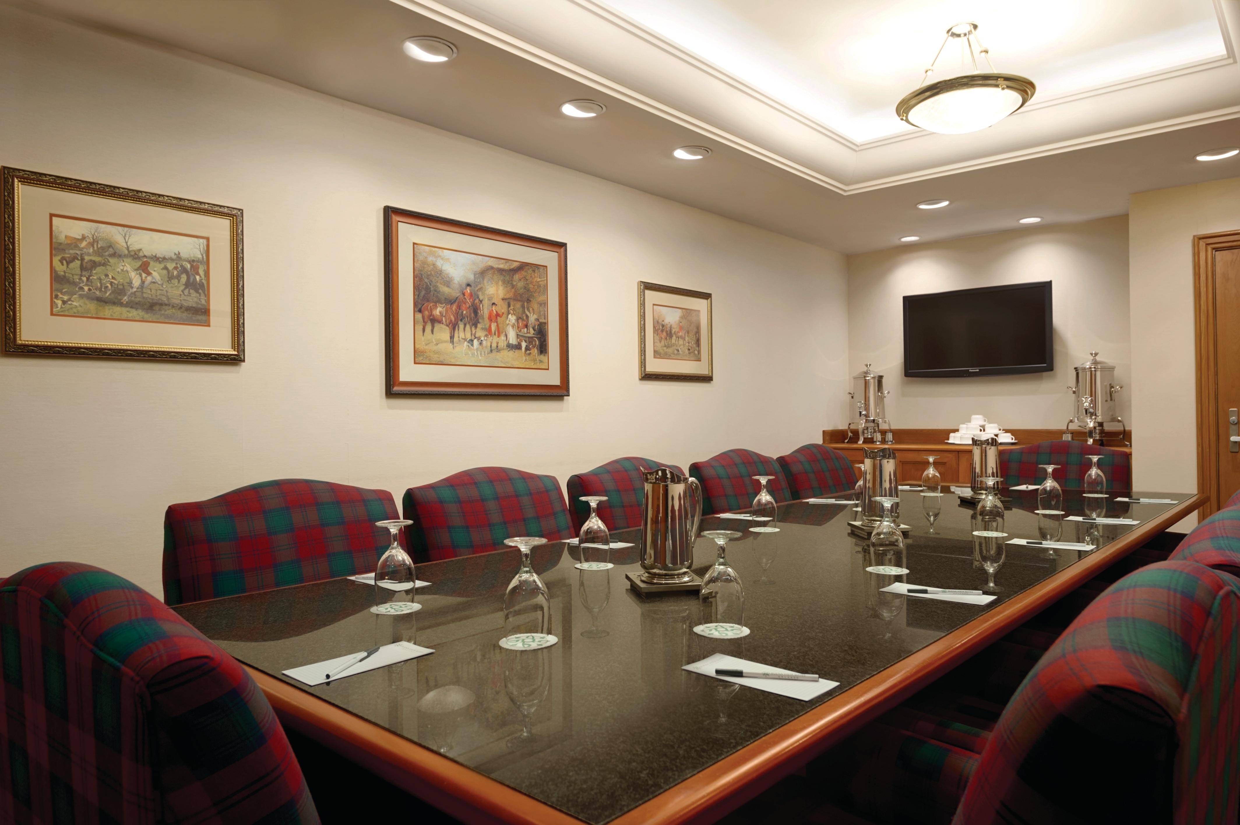 布埃纳文图拉套房酒店 博伟湖 外观 照片 A meeting room at the hotel